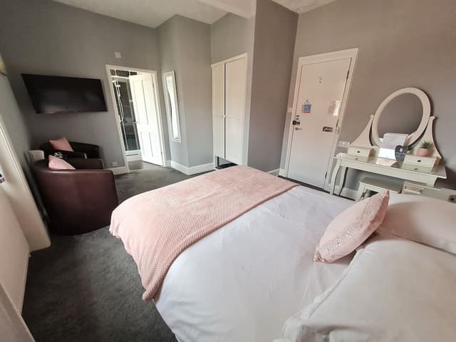 Deluxe Double Room, 1 King Bed (2nd Floor)