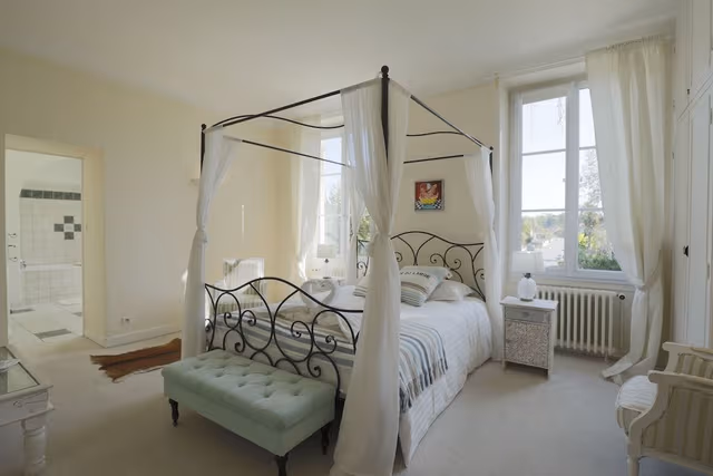 Deluxe Suite, 1 Double Bed, Garden View, Garden Area