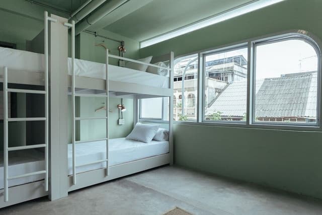 6 Beds Group Dormitory