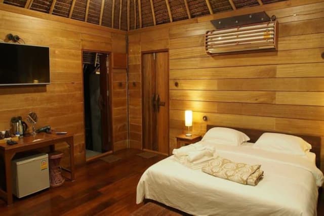 Waterfront Forest Bungalow