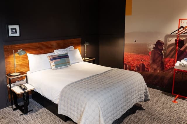 Room (Comfy)