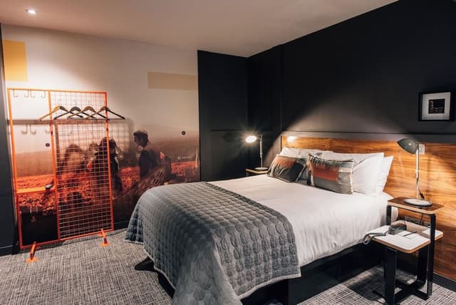 Room (Comfy)