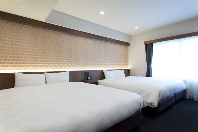 Quadruple Standard Universal Design 2 king beds [All Rooms are Non-Smoking]