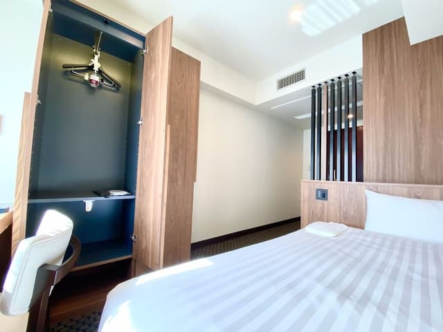 Single Comfort Universal Design [All Rooms are Non-Smoking]
