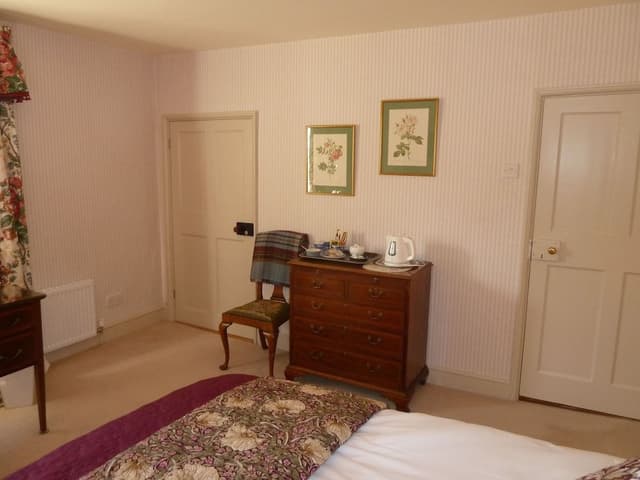Luxury Room, Ensuite (King Bed, Church View)