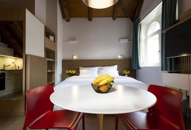Deluxe Studio, 1 King Bed, Kitchen