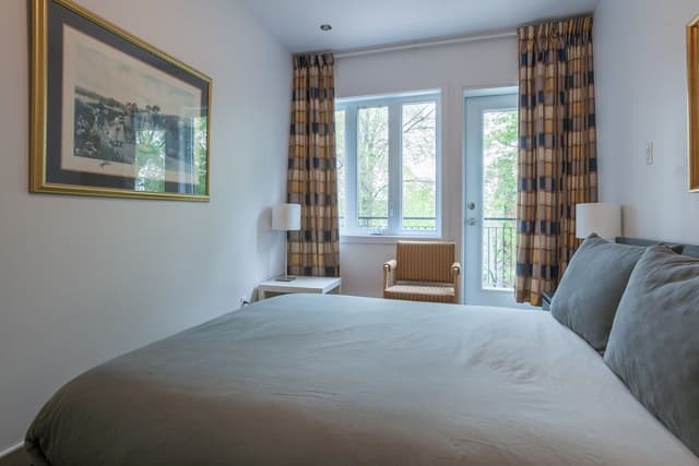 Family Duplex, Multiple Bedrooms