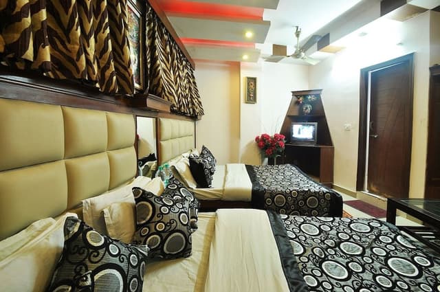 Family Quadruple Room, 2 Double Beds, Non Smoking, City View