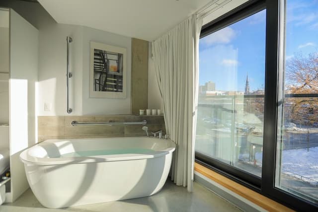 Deluxe Double Room, 1 King Bed, Bathtub