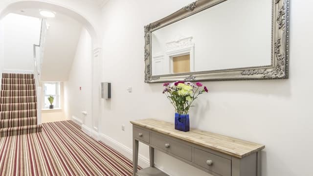 1 Bed - Below Deck