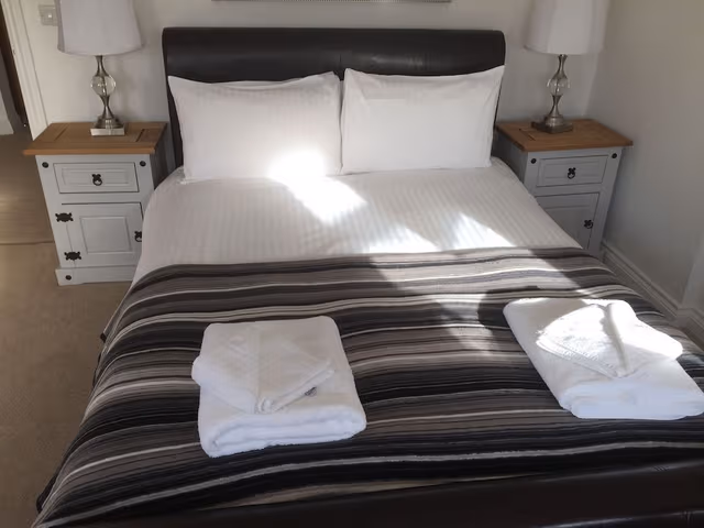 1 Bed - Below Deck