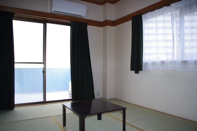 Japanese Tatami Room, 3 Futons
