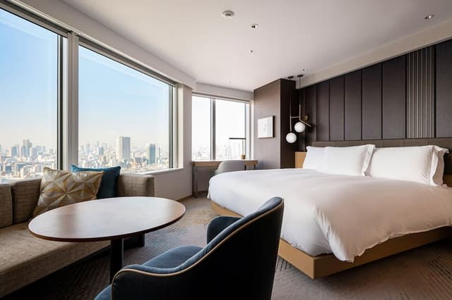 Premium Room, 1 King Bed, Club Lounge Access