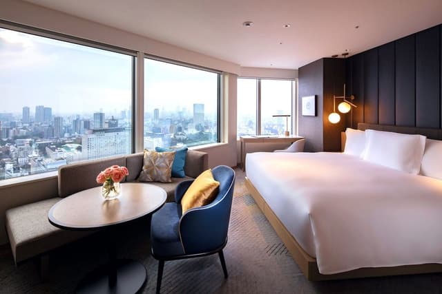 Premium Room, 1 King Bed, Club Lounge Access