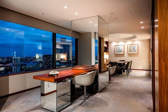 Suite, 1 Bedroom (Dining Area, Top Floor)