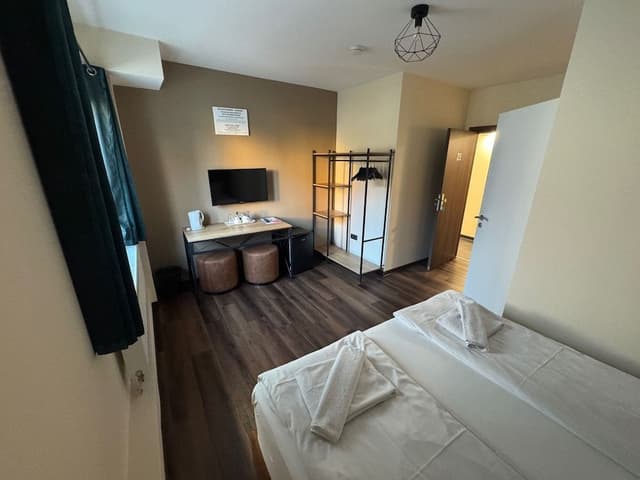 Double Room, 1 King Bed, Ensuite