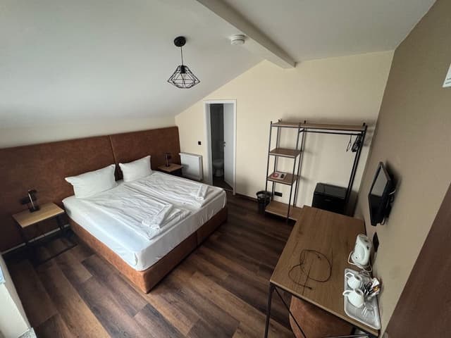 Double Room, 1 King Bed, Ensuite