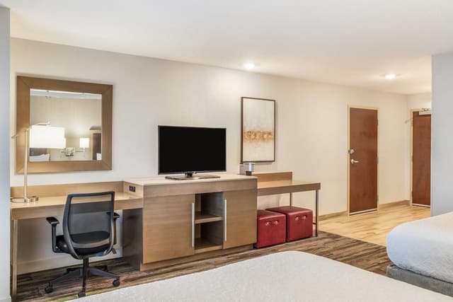 Room, 2 Queen Beds, Accessible, Non Smoking (Mobility/hearing, Roll-in Shower)