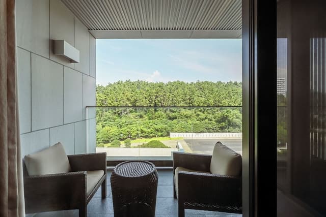 [ANANTI WINTER FESTA] Executive King Room with Mountain View (Lounge access included) 20%off +F&B10%