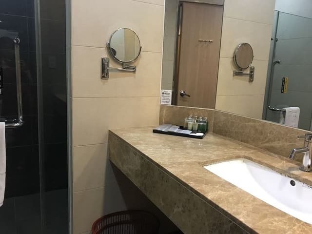 Deluxe Twin