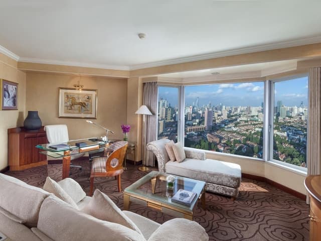 Executive Panorama Suite