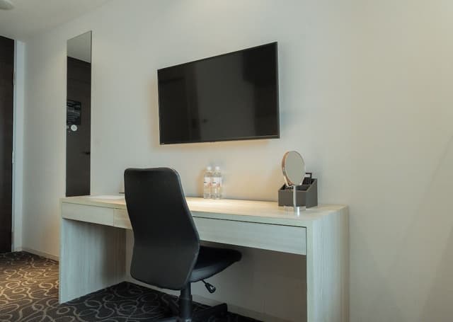 Club Twin Room with Club Lounge Access, Non Smoking