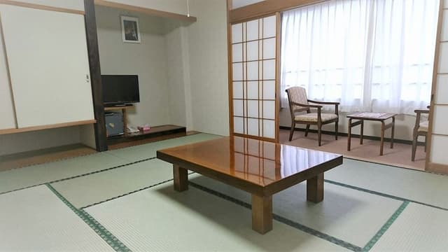 Japanese Style Room with Private Toilet, Smoking (Run of House)