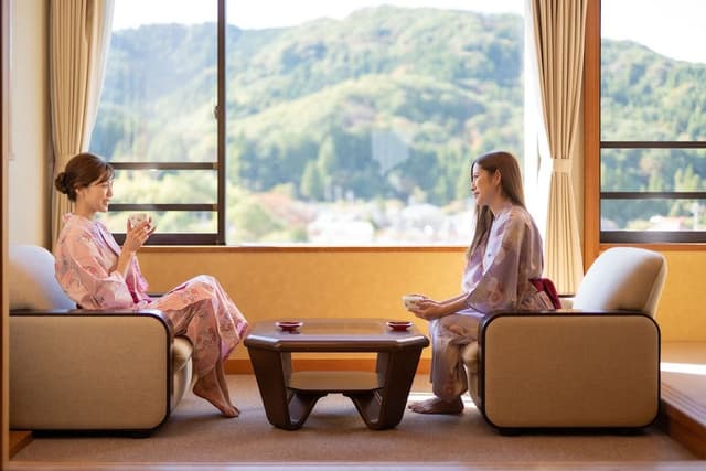 [Painting Special Room] Japanese Style Non-Smoking 12.5+3 Tatami (Mountain View, Run of the House)