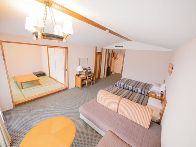[NoSmoking] Recommended for groups! Wide Japanese Western style room