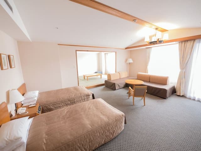 [NoSmoking] Recommended for groups! Wide Japanese Western style room