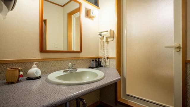 [Mountain Side Luxury] Guaranteed Corner Room on 3rd Floor, Japanese-Modern Twin, Non-Smoking