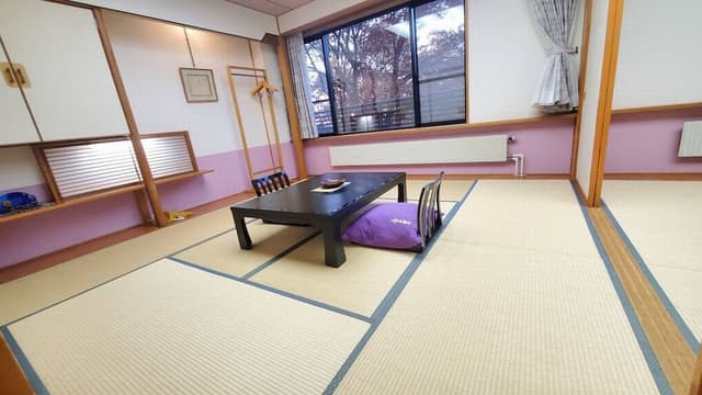 [Japanese Room with 8 + 8 Tatami Mats] Two Rooms, Non-Smoking
