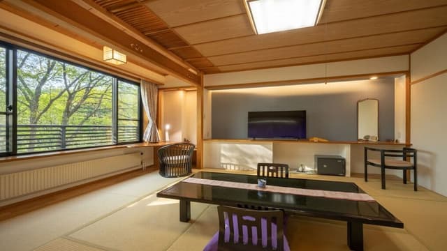 [Chic Modern] Twin + Japanese Room with 8 Tatami Mats, Non-Smoking