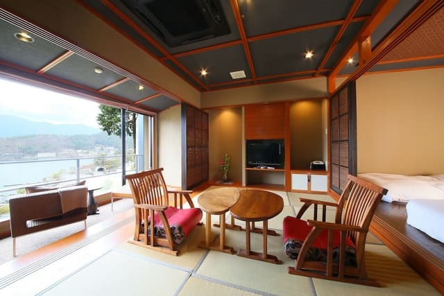 Japanese-style Room with Beds Aged 13 and above only (with Lounge access), Non Smoking