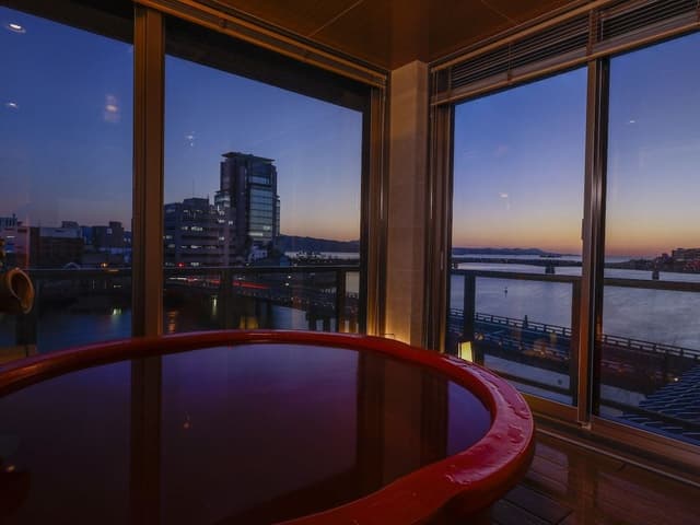 4th Floor Twin Room with Observation Bath, Non Smoking