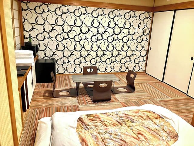 Japanese Style Room, Smoking