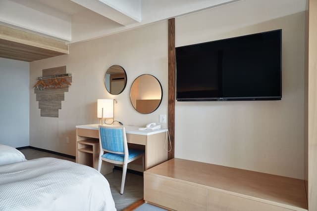 [Mountain View] Japanese Western Room, 36 sqm
