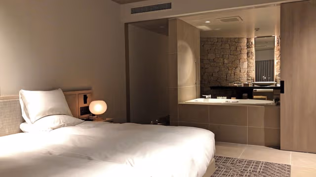 Luxury Twin Room (110, Jacuzzi,)