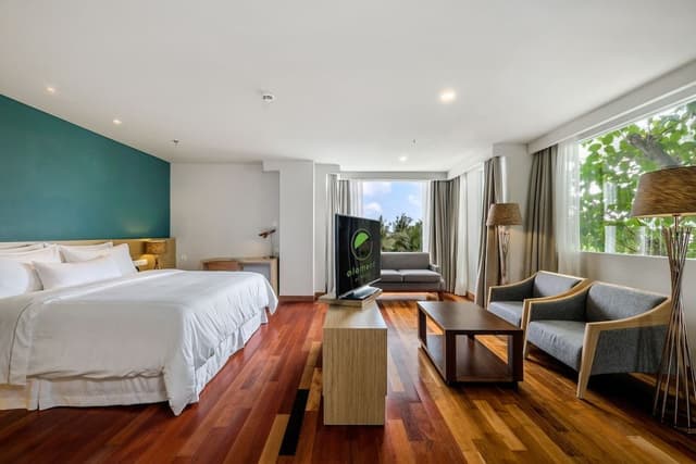 Suite, 1 Bedroom, Balcony, Garden View