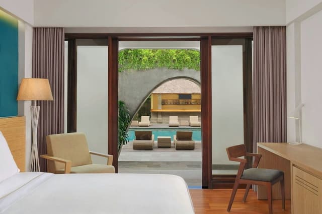 Deluxe Room, 2 Twin Beds, Pool Access