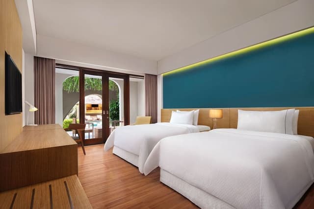 Deluxe Room, 2 Twin Beds, Pool Access