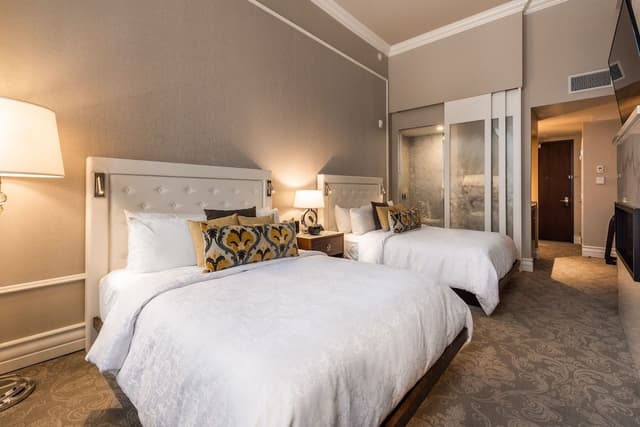 Classic Room, 2 Queen Beds, Garden View