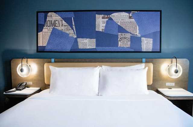 Elite Room, 1 King Bed, Harbor View