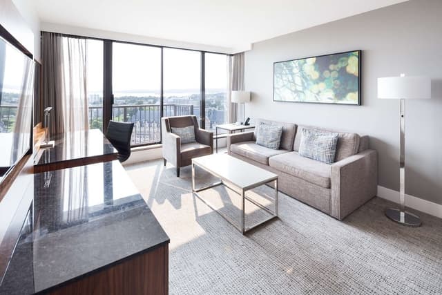 King, Suite, Kitchenette