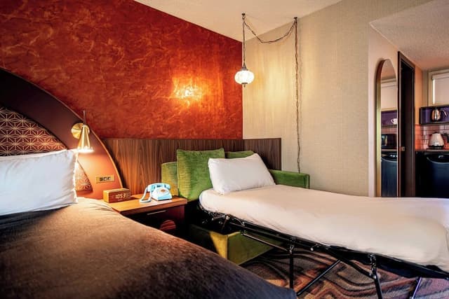 Zed King Bed