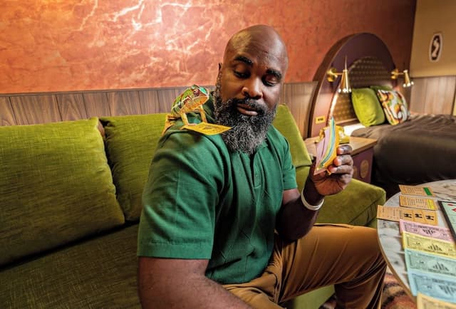 Zed King Bed