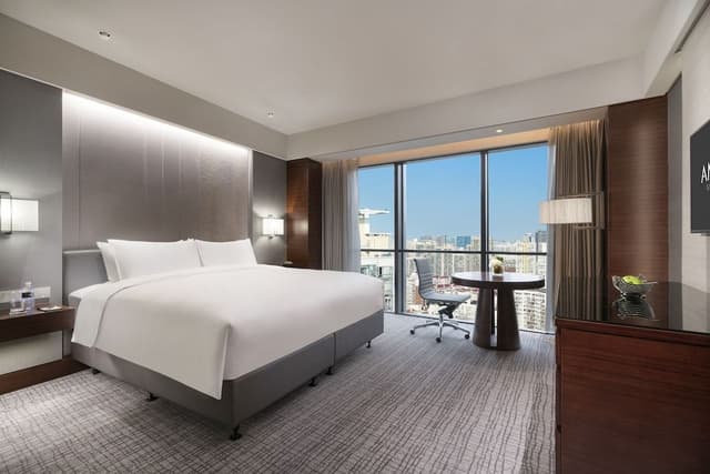 Club Deluxe King Room