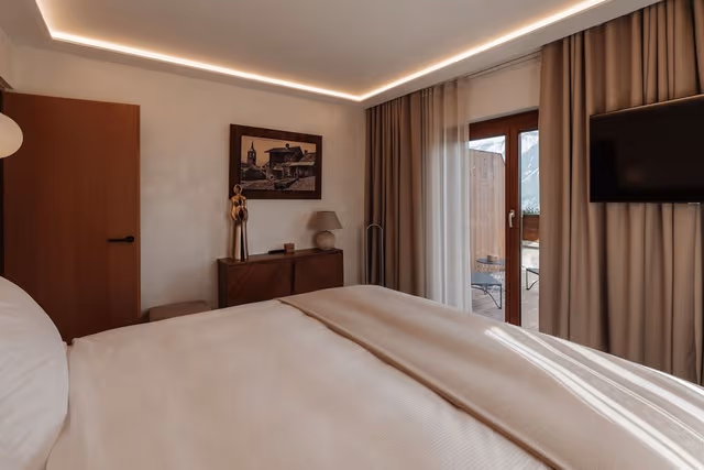 Junior Double or Twin Room, Balcony, Mountain View