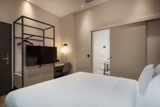 Club Double Room, 1 Queen Bed