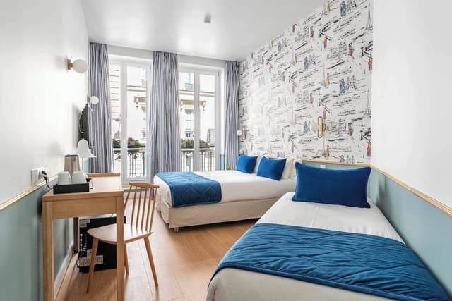 Triple room - Complimentary soft minibar, courtesy tray, Chromecast - Snacks and digital press